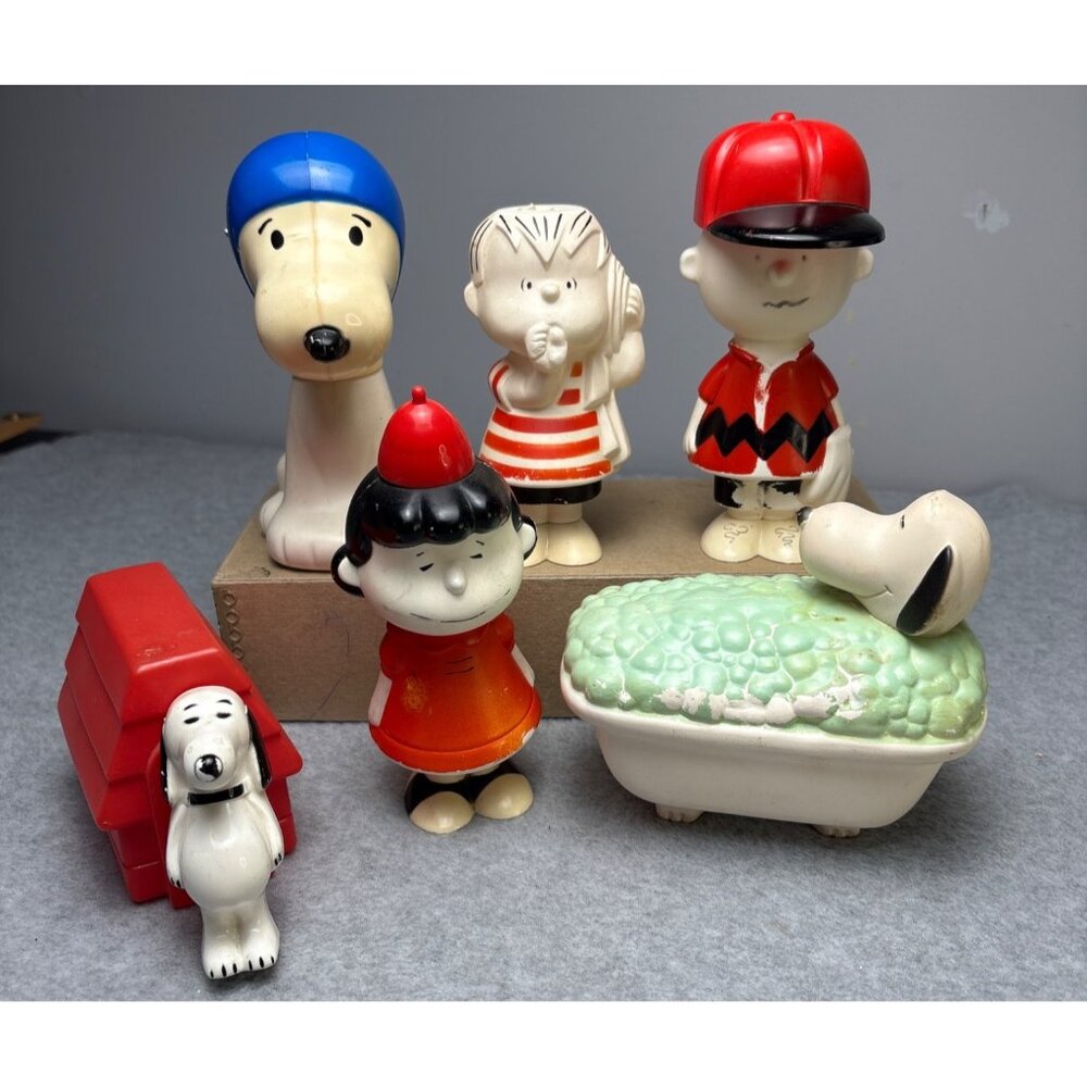Vintage Avon Peanuts Character Bubble Bath Collectible Figures Set 1970s